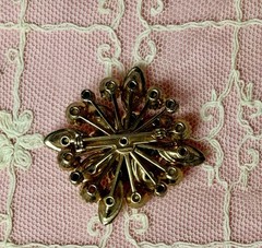 Vintage Opalescent Givre Art Glass AB Rhinestone Pin Brooch￼