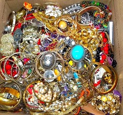 3 Pounds Unsorted Huge Lot VTG Jewelry Vintage Now Junk & Wear Resell Tangled In