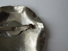Vintage Brooch Handcrafted Hammered Metal Silver-Colored 7.2 G / Ø 4.3 Cm