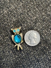 Vintage Gold-Tone Owl Brooch Blue Rhinestone Glass Retro Costume Jewelry Pin
