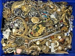 20 HUGE POUNDS Jewelry Lot Vintage Mod Junk Craft Good Wear Resell MIXED TANGLED