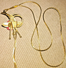VINTAGE GOLD TONE? FILLED?PLATED? LARIAT NECKLACE RED ROSE SLIDE 60s ORIG ESTATE