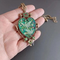 Vintage European Heart Enamel Necklace Unique Art Inlay Retro Pendant Jewelry