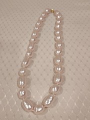 VTG Faux Baroque Pearls Different Sizes Necklace 21″ Long
