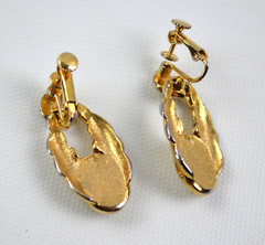 Vtg Gold Tone Clip On Twist Earrings w/ Faux Pearl Dangle Door Knocker 1.75″