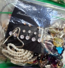 1 lb. Wearable Costume Jewelry Vtg to Mod Some Brands Mixed Materials 20-25 pcs
