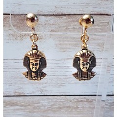 Vintage Screw On Earrings – Egyptian Pharaoh Design Dangle