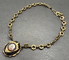 Vintage Heraldic Lion Cameo Chunky Victorian Revival Pendant Chain Necklace 19”
