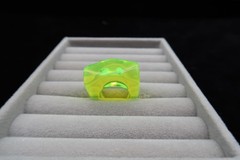 Vtg 60’s Green Mod Acrylic Resin Glow in the Dark Ring Retro Fashion Size 5.25