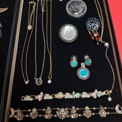 60 Piece Vintage-Now Jewelry Lot Necklaces Bracelets Brooches Earrings