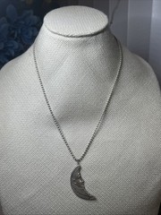 53. Vintage Sterling 925 Crescent Repousse Pendant Ball chain Necklac 14.5g, 22″