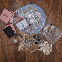 ​1lb Vintage to Modern Costume Jewelry Lot Estate Mix Wearable Pieces Mystery