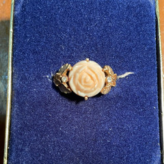 VINTAGE 1973 AVON “SERENA ROSE” REVERSIBLE MIRROR NECKLACE and RING Set
