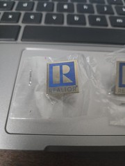 Realtor R Tie Tack Enamel Service Lapel Pin Badge Blue Enamel Real Estate Sales
