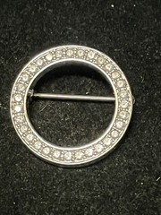 Swarovski Clear Crystal Rhinestone Circle Pin Brooch Swan SIGNED Silver Tone