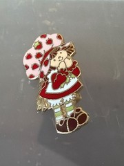 Vintage 1980 Strawberry Shortcake Enamel Lapel Pin Brooch Gold Tone Cloisonné