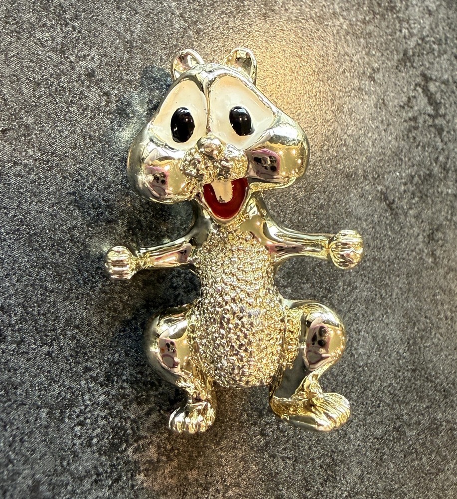 Brooch Pin VTG by Gerry’s Very Light Gold Tone with Painted Details