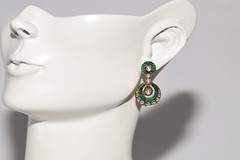 Vintage Circa 1970s 18k Gold Natural Rose Cut Diamond And Emerald Drop Earring