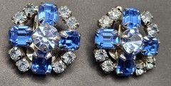 Vtg Unmarked Blue Rhinestone Clip On Earrings Emerald Cut Round Domed SilverTone