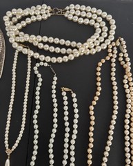 Huge-estate-jewelry-Lot-Faux Pearl- Costume Jewelry Lot B 32 Pieces