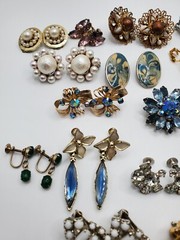 Vintage Earrings Lot 22 Pairs Lisner Sarah Coventry Coro Avon Tulips Clip-on