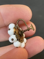 Vtg JAPAN White Milk Glass Round Beaded 7/8” Cluster Screw Back Earrings Floral