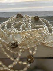 Vintage 4strand Freshwater Rice Pearl Necklace. 14/20 Floral Clasp. 104g