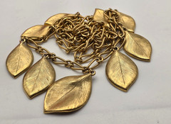 Vintage Gold Tone Leaf Fringe Necklace 23 In Textured Cable Chain Statement