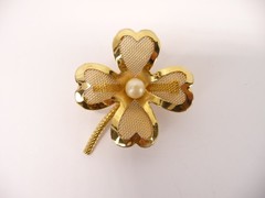 Vintage Floral Gold Tone Mesh Faux Pearl Flower Brooch USA Seller