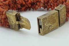 ANTIQUE ENGLISH EARLY VICTORIAN 18K GOLD CORAL BANGLE / BRACELET c1840