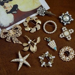 Vintage Women Rhinestone Baroque Brooch Accessories Retro Pearl Pins Party Gift