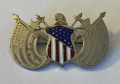 VINTAGE UNIQUE UNITED STATES CREST KNIGHTS SILVER ENAMEL BROOCH PINBACK