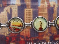 NEW YORK CITY Winky & Dutch Vtg Bracelet Landmark Cabochons Souvenir New On Card