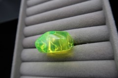 Vtg 60’s Green Mod Acrylic Resin Glow in the Dark Ring Retro Fashion Size 5.25