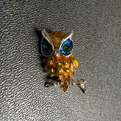 Vintage Blue Green Eyes Owl Gold Tone Brooch