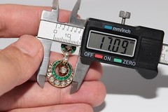 Vintage Circa 1970s 18k Gold Natural Rose Cut Diamond And Emerald Drop Earring