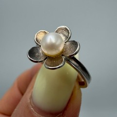 Vintage 925 Sterling Silver Pearl Daisy Flower Ring Women’s Size 6 US