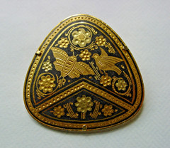 Vintage Damascene w/ Birds Bees and Flowers Pin Gold Tone Brooch ~ Unsigned