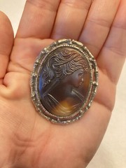 Cameo Brooch brown swirled & gold tone vintage pin