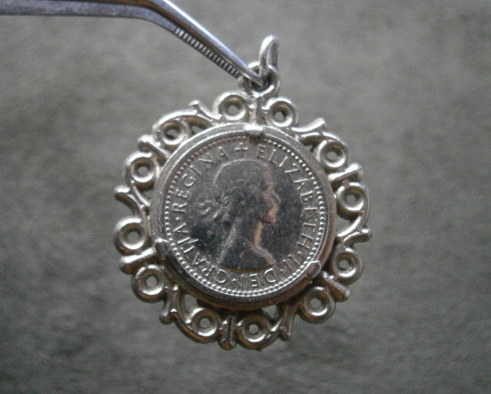 Queen Elizabeth II Vtg Shiny Sixpence Coin in Ornate Silvertone Mount 6.3g