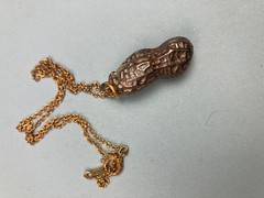 Vintage plated pewter peanut pendant in 16″ chain