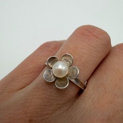 Vintage 925 Sterling Silver Pearl Daisy Flower Ring Women’s Size 6 US