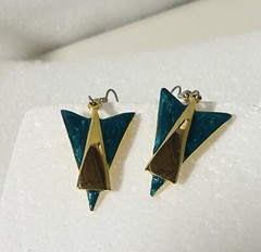 Green Gold Enamel Drop Dangle Wire Earrings VTG