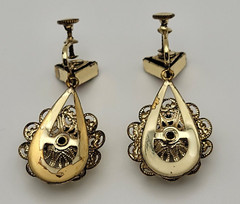 Vtg. Gold Tone Filigree Hand Painted Rose Flower Dangle Earrings 2 In Screw Back