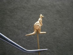 Kangaroo Australia Vintage Goldtone Stick Pin Lapel Pin 1.0g