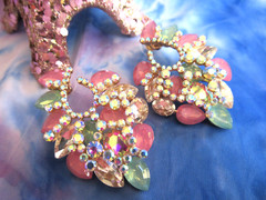 BEAUTIFUL IRIDESCENT PASTEL-COLORS GEMSTONES & CRYSTAL STATEMENT EARRINGS NEW