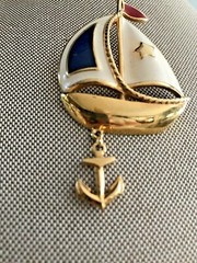 AVON Brooch Sailboat 1990’s