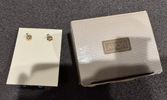 VTG 1984 Avon Confetti Earrings Blue Ribbon Twist Dangle Surgical Steel Post NIB