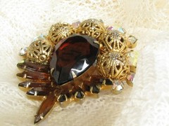 Vintage JULIANA D&E TOPAZ Root Beer BROOCH Rhinestone & Filigree Ball BOOK PIECE