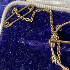Antique Victorian 14ct Gold Simulated Sapphire&Seed Pearl Brooch w/safety chain